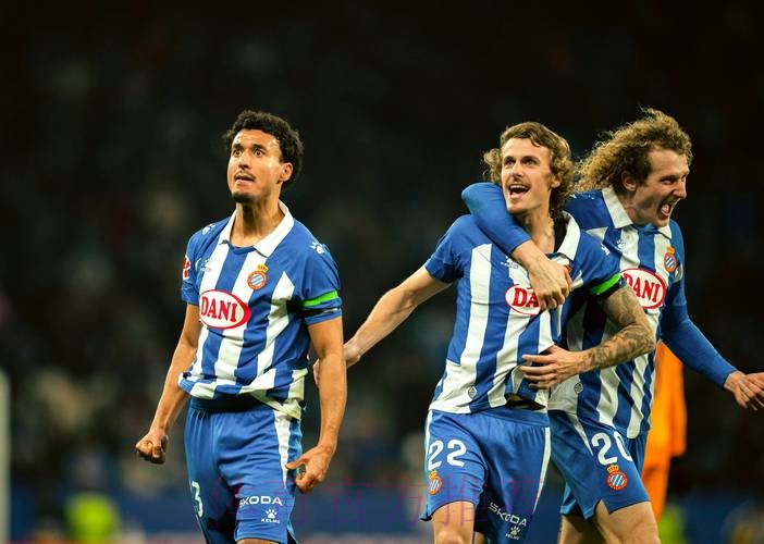 西媒-皇马接近签西班牙人18岁中卫普莱格苏埃洛斯