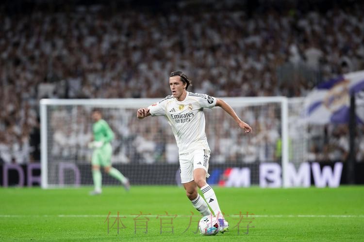 记者:皇马对本菲卡不满 世俱杯后将5000万欧砸A费 记者:皇马对本菲卡不满 世俱杯后将5000万欧砸A费